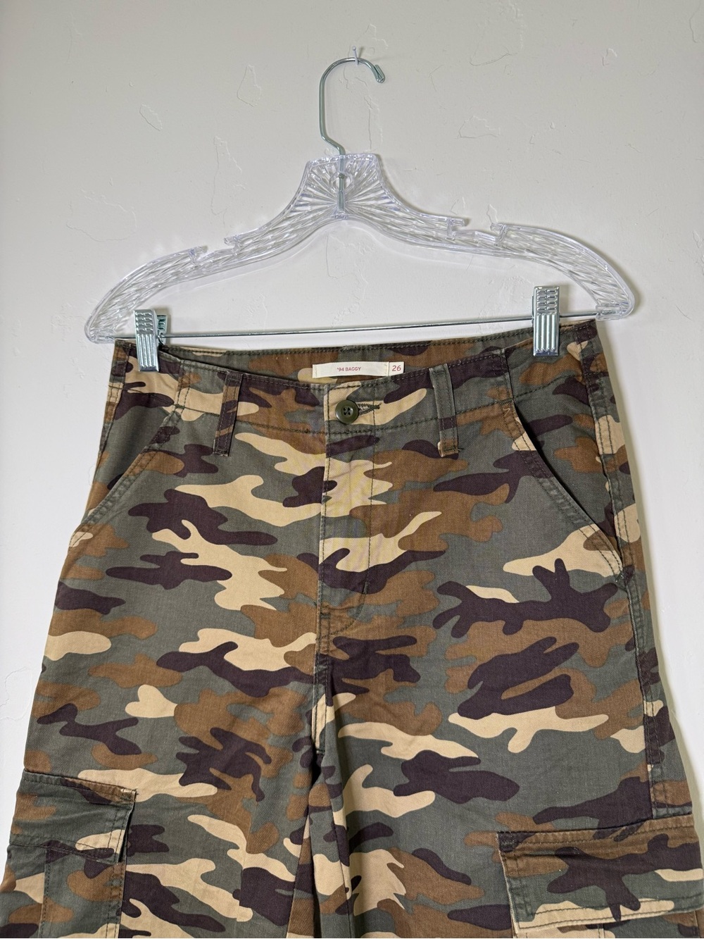 Levi’s ‘94 Baggy Cargo Pants Camo Print Size 26 - Picture 4 of 10